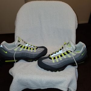 Size 15 Neon OG Nike Air Max 95.